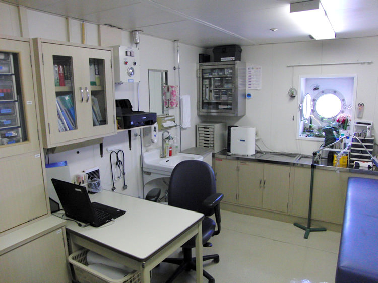 診療室 ©日本クルーズ客船